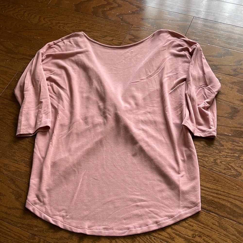 Open back quarter sleeve shirt